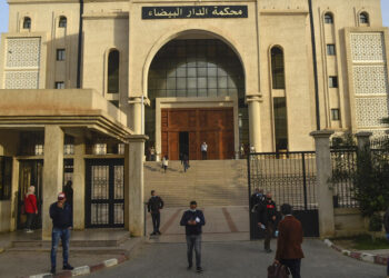 Le tribunal de Casablanca rend son verdict dans l&rsquo;affaire de diffamation contre Yassine Hassnaoui