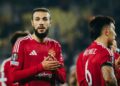 Manchester United soutient Mazraoui après sa décision concernant le brassard LGBT