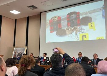 Saisie d&rsquo;armes et de produits chimiques : Détails de la perquisition ayant déjoué un complot terroriste complexe