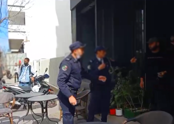 Arrestation de deux employés de café à Casablanca pour séquestration et violence sur un mineur